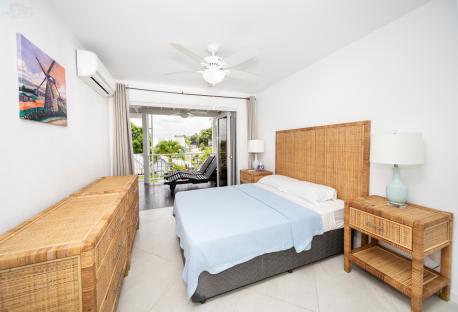 L19-MasterBed With Patio View